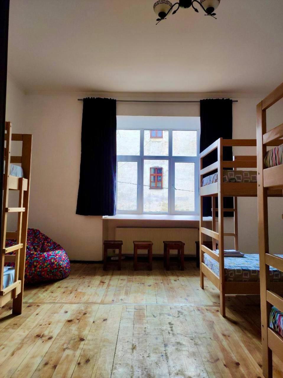 Hostel Europe-U Lviv Extérieur photo