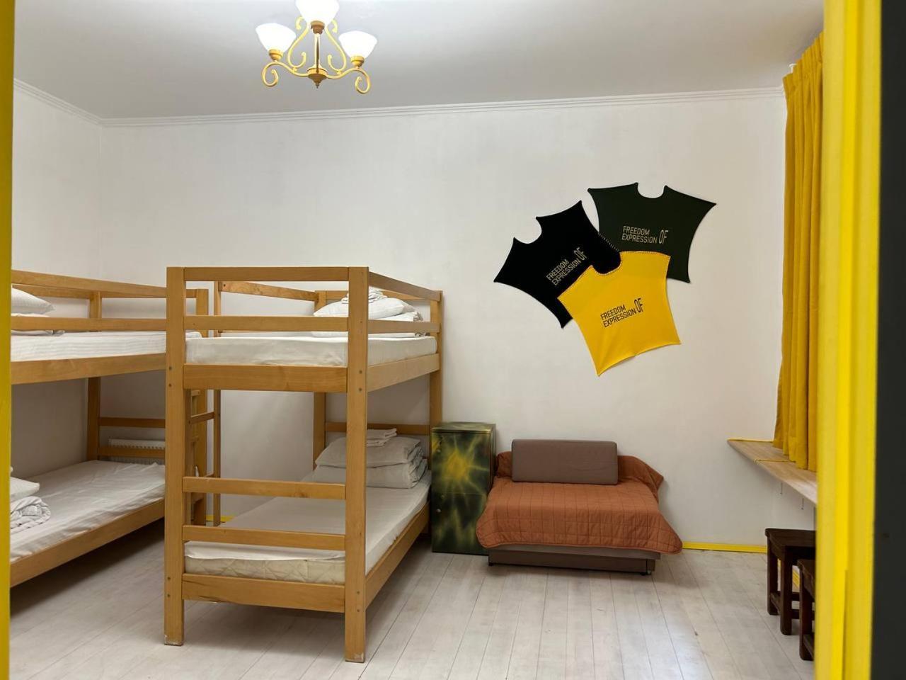 Hostel Europe-U Lviv Extérieur photo
