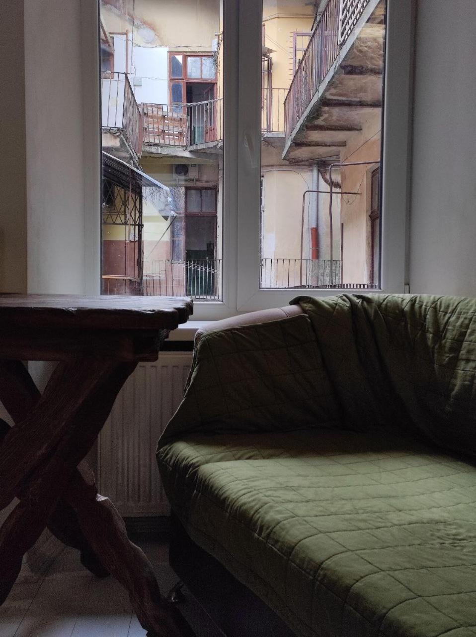Hostel Europe-U Lviv Extérieur photo