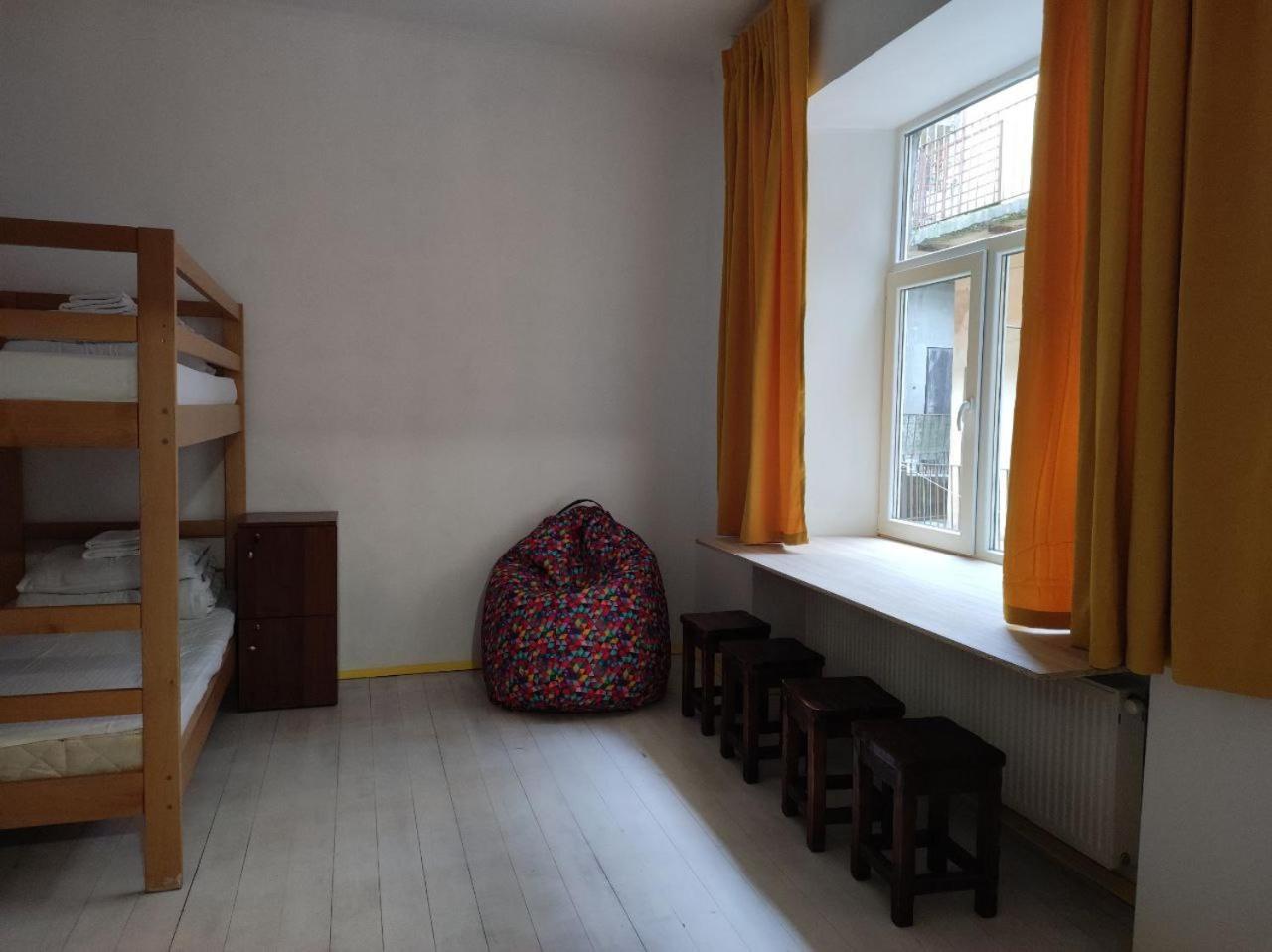 Hostel Europe-U Lviv Extérieur photo