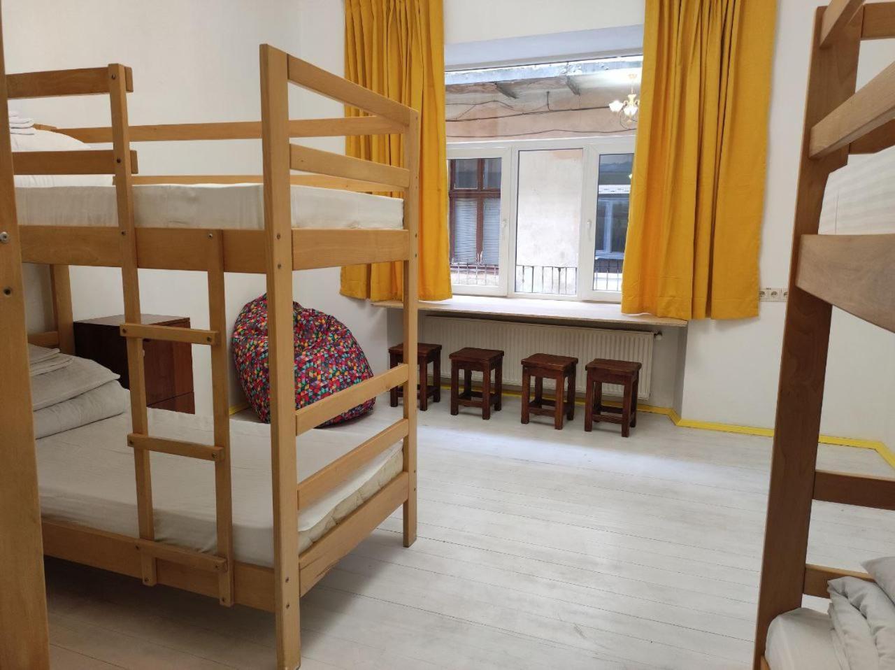 Hostel Europe-U Lviv Extérieur photo