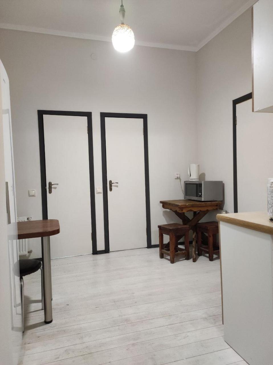 Hostel Europe-U Lviv Extérieur photo