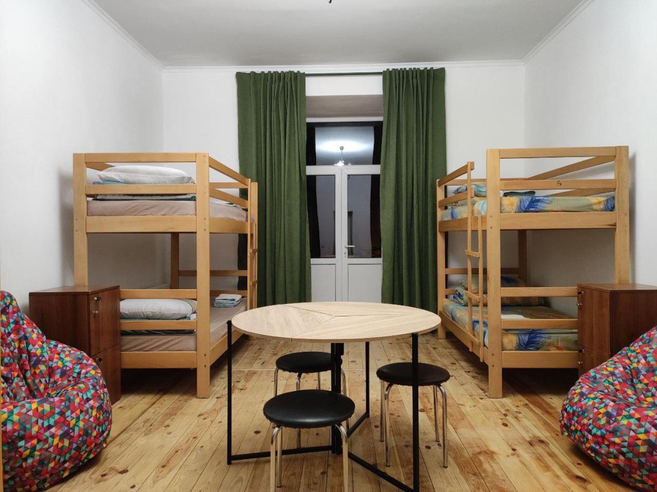 Hostel Europe-U Lviv Extérieur photo